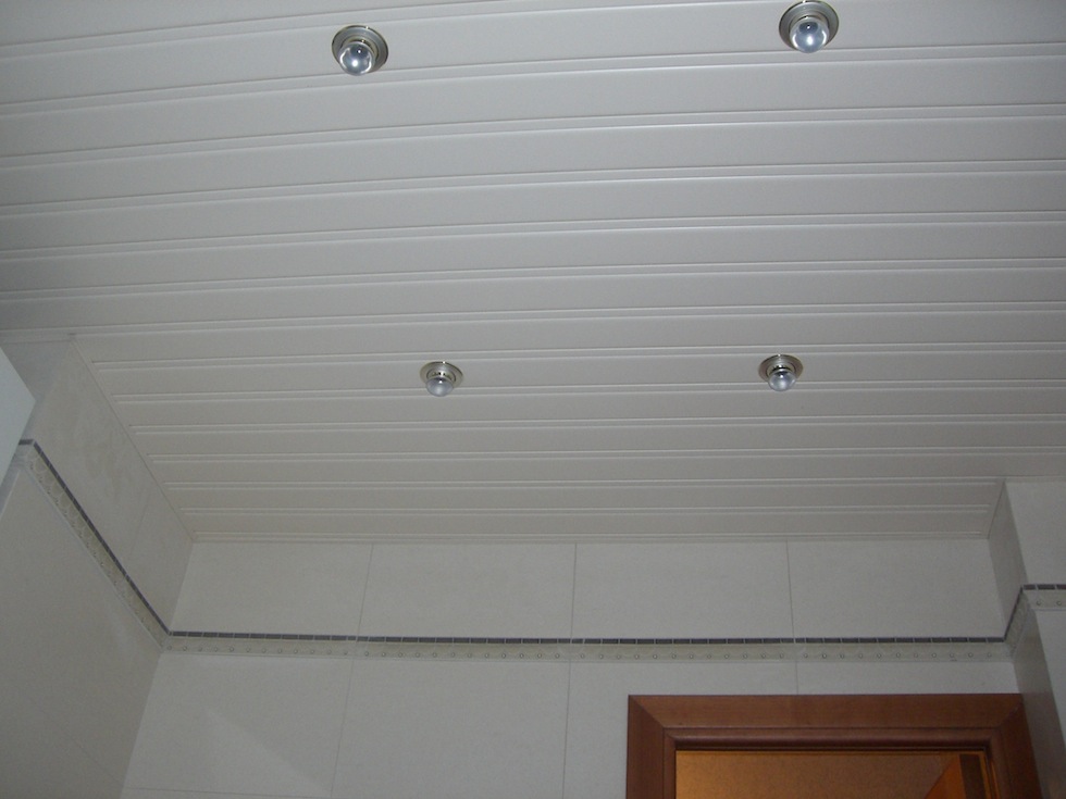Как устроен реечный алюминиевый потолок – характеристики, инструкция по монтажу
